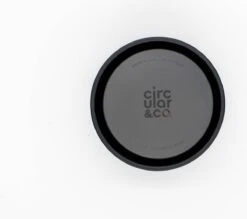 Circular&Co. Herbruikbare To Go Koffiebeker (rCUP) Crème/zwart 8oz/227ml -Keukenbenodigdheden 1200x1066