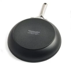 KitchenAid Hard Geanodiseerd Aluminium Koekenpannenset ø20+24+28cm - Zwart - Inductie -Keukenbenodigdheden 1200x1069 2