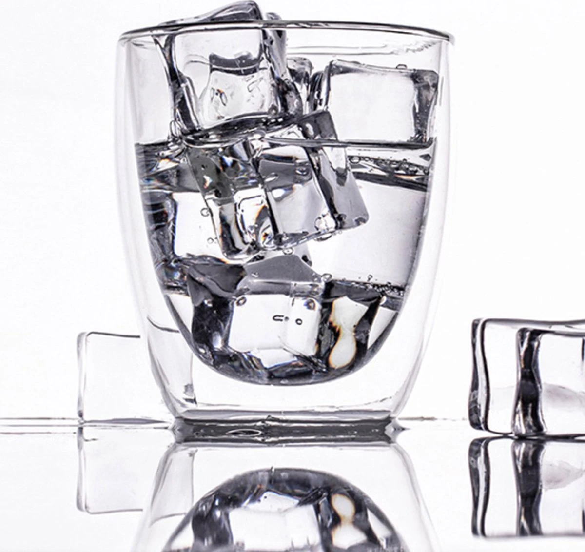 Luxe Dubbelwandige Koffieglazen - Latte Macchiato Glazen - Cappuccino Glazen - 300 ML - Set Van 6 8 Luxe Dubbelwandige Koffieglazen - Latte Macchiato Glazen - Cappuccino Glazen - 300 ML - Set Van 6 - Afbeelding 6