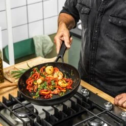 KitchenAid Classic Forged Aluminium Wok ø28cm - Zwart - Inductie - Anti-aanbak 27 KitchenAid Classic Forged Aluminium Wok ø28cm - Zwart - Inductie - Anti-aanbak -Keukenbenodigdheden 1200x1200 1066