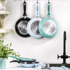 VitaVerde Expert Koekenpannenset Ø 20cm + Ø 24cm + Ø 28cm - Turquoise - Inductie - PFAS-vrij 15 VitaVerde Expert Koekenpannenset Ø 20cm + Ø 24cm + Ø 28cm - Turquoise - Inductie - PFAS-vrij -Keukenbenodigdheden 1200x1200 1139