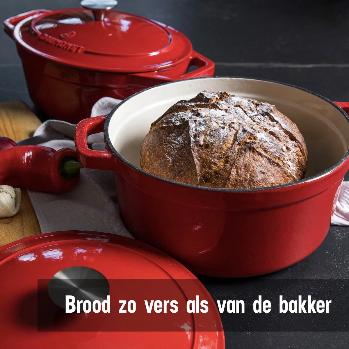 Daumonet Carême Rouge Gietijzeren Braadpan - Sudderpan Kersen Rood - Rond - Ø26 Cm - 4,4 Liter - PFAS & PFOA Vrij - Emaille - Geschikt Voor Alle Warmtebronnen - Elektrisch - Gas - Halogeen - Inductie - Keramisch - Vaatwasserbestendig 4 Daumonet Carême Rouge Gietijzeren Braadpan - Sudderpan Kersen Rood - Rond - Ø26 Cm - 4,4 Liter - PFAS & PFOA Vrij - Emaille - Geschikt Voor Alle Warmtebronnen - Elektrisch - Gas - Halogeen - Inductie - Keramisch - Vaatwasserbestendig - Afbeelding 2