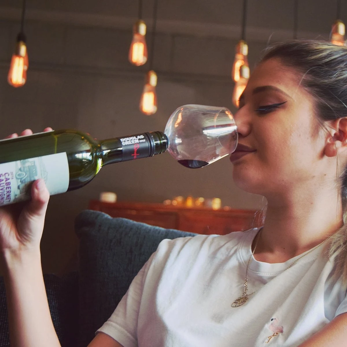 MikaMax Wijnfles Glas XXL - Groot Wijnglas - Past Standaard Kurk Op - 750ml 13 MikaMax Wijnfles Glas XXL - Groot Wijnglas - Past Standaard Kurk Op - 750ml - Afbeelding 11