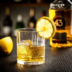 Kristal Superior Whiskey Glazen Set In Luxe Geschenkdoos By GDLF® - Whiskey Set - Hoogwaardig 100% Lood-Vrij Kristal - Made In Europa - Luxe Waterglazen - Gin Tonic Glazen - Cocktailglazen - Likeurglazen - Whisky Glazen - Cadeau Voor Man & Vrouw -Keukenbenodigdheden 1200x1200 1788