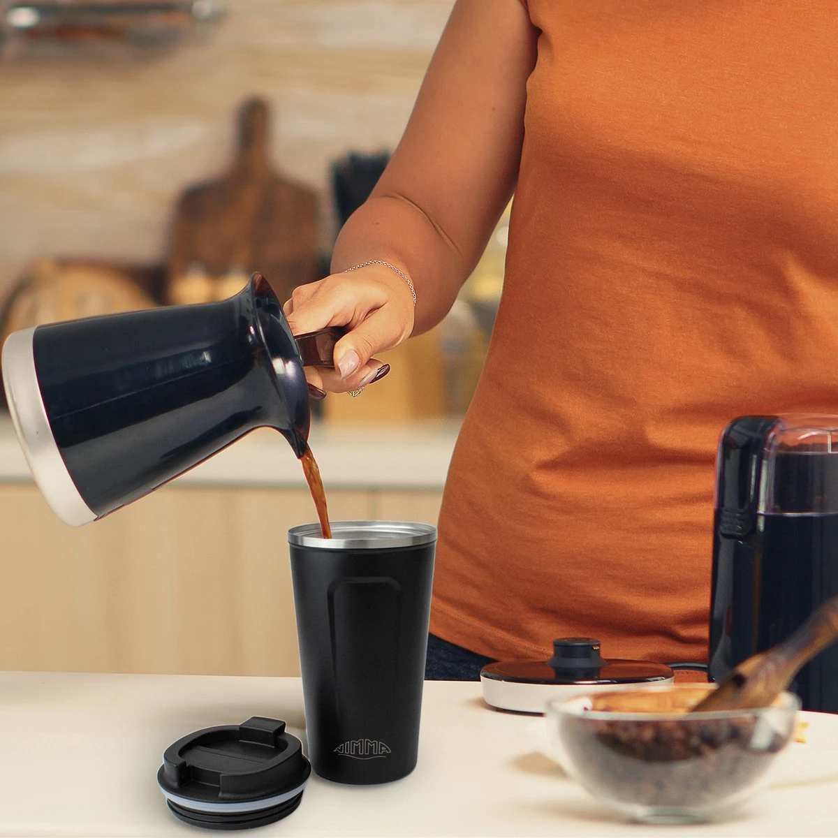 Nimma® Thermosbeker - 510 Ml - Koffiemok / Koffiebeker To Go - Travel Mug - Voor In De Auto - Rvs - Incl. E-Kookboek - Zwart 6 Nimma® Thermosbeker - 510 Ml - Koffiemok / Koffiebeker To Go - Travel Mug - Voor In De Auto - Rvs - Incl. E-Kookboek - Zwart - Afbeelding 4