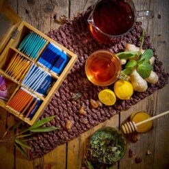 Bambuswald© Houten Theedoos Met 6 Vakken Gemaakt Van 100% Duurzame Bamboe 19 Bambuswald© Houten Theedoos Met 6 Vakken Gemaakt Van 100% Duurzame Bamboe -Keukenbenodigdheden 1200x1200 2033