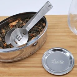 Theezeef Met Handvat Inclusief Lekplaatje En Kruiden Knijper - Thee Ei Voor Losse Thee - Theefilter Voor Losse Thee - Thee Infuser -Keukenbenodigdheden 1200x1200 2064