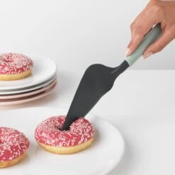 Brabantia Tasty+ Taartschep Plus Snijrand - Jade Green 7 Brabantia Tasty+ Taartschep Plus Snijrand - Jade Green -Keukenbenodigdheden 1200x1200 934