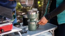 Stanley The Legendary Camp Mug 0,35L - Beker - Hammertone Green -Keukenbenodigdheden 1200x675 1