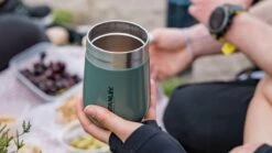 Stanley The Everyday GO Tumbler 0,3 L - Beker - Hammertone Green 12 Stanley The Everyday GO Tumbler 0,3 L - Beker - Hammertone Green -Keukenbenodigdheden 1200x675 5