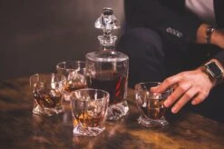 VDN Edam Whiskey Glazen Set Handgeblazen - 4 Whiskeyglazen – Tumbler - Loodvrij Kristal Glas 15 VDN Edam Whiskey Glazen Set Handgeblazen - 4 Whiskeyglazen – Tumbler - Loodvrij Kristal Glas -Keukenbenodigdheden 1200x799 101