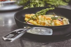 Demeyere Alu Pro Dura Glide Koekenpan - Ø 24 & Ø 28cm - Titanium 17 Demeyere Alu Pro Dura Glide Koekenpan - Ø 24 & Ø 28cm - Titanium -Keukenbenodigdheden 1200x799 75