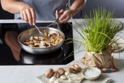 Demeyere Essential 5 RVS Koekenpan – Koekenpan Inductie - 28 Cm – PTFE-vrij 11 Demeyere Essential 5 RVS Koekenpan – Koekenpan Inductie - 28 Cm – PTFE-vrij -Keukenbenodigdheden 1200x800 132