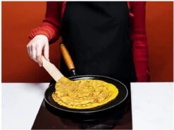 Staub Flensjespan - Houten Steel - 28 Cm - Zwart 11 Staub Flensjespan - Houten Steel - 28 Cm - Zwart -Keukenbenodigdheden 1200x899 28