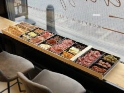 Sjoelbak - Borrelsjoelbak - Hapjesplank - Borrelplank - Mini Sjoelbak 120 Cm Met Zwarte Bakjes - Kleine Sjoelbakken -Keukenbenodigdheden 1200x899 3