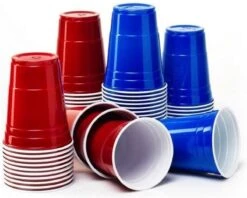 Merkloos Beerpong - 50 Stuk(s) Blue Cups & Red Cups Inc. 3 Ballen - Beerpong Drankspel - Plastic Bekers -Keukenbenodigdheden 1200x961