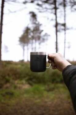 Stanley The Legendary Camp Mug 0,35L - Beker - Hammertone Green -Keukenbenodigdheden 800x1200 8