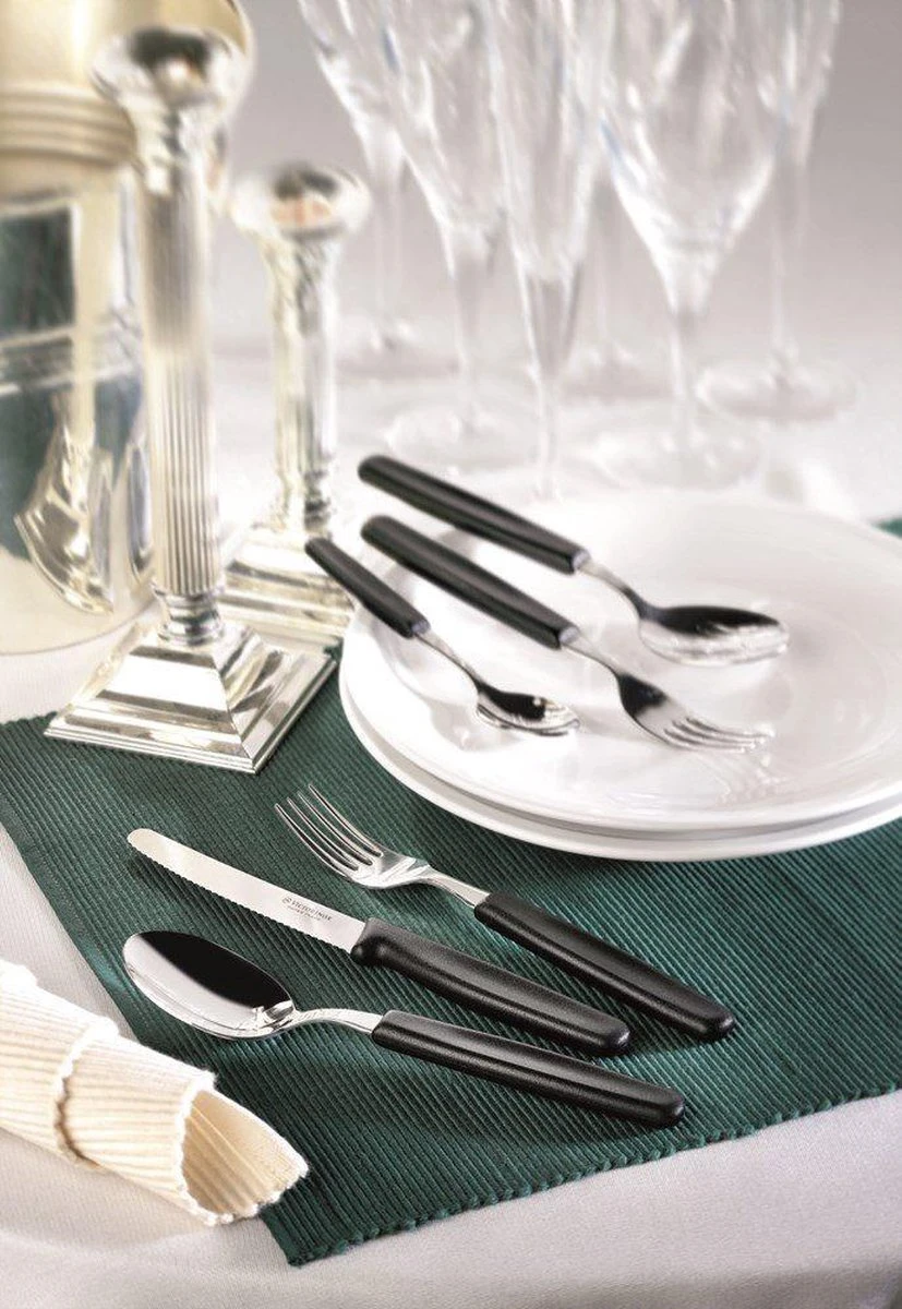 Victorinox Swiss Classic Tafelmessenset - 11cm - 3-delig - Zwart - Gekarteld - RVS En Kunststof 6 Victorinox Swiss Classic Tafelmessenset - 11cm - 3-delig - Zwart - Gekarteld - RVS En Kunststof - Afbeelding 4