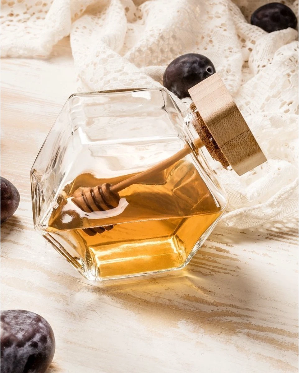 Merkloos Honingpot Met Lepel – Glazen Honingpot – Honingpot – Honing – Honinglepel – Inhoud 250ml – Afmetingen 11 X 9.5 X 5 Cm 3 Merkloos Honingpot Met Lepel – Glazen Honingpot – Honingpot – Honing – Honinglepel – Inhoud 250ml – Afmetingen 11 X 9.5 X 5 Cm